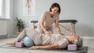 Pourquoi le Pilates peut soulager l’arthrose